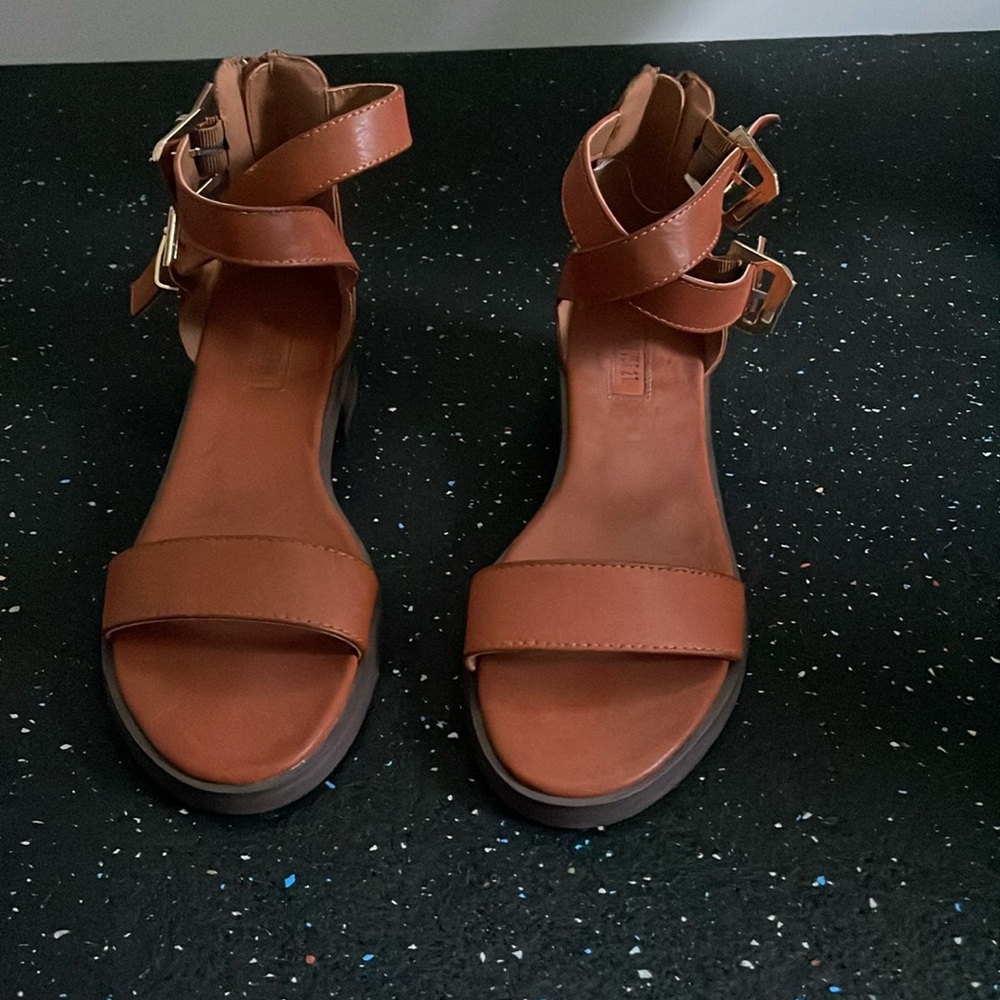 F21 brown sandals sz 6
